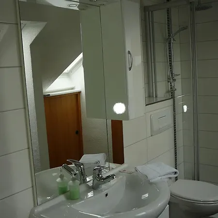 فندق Haus Drei Tannen 3*